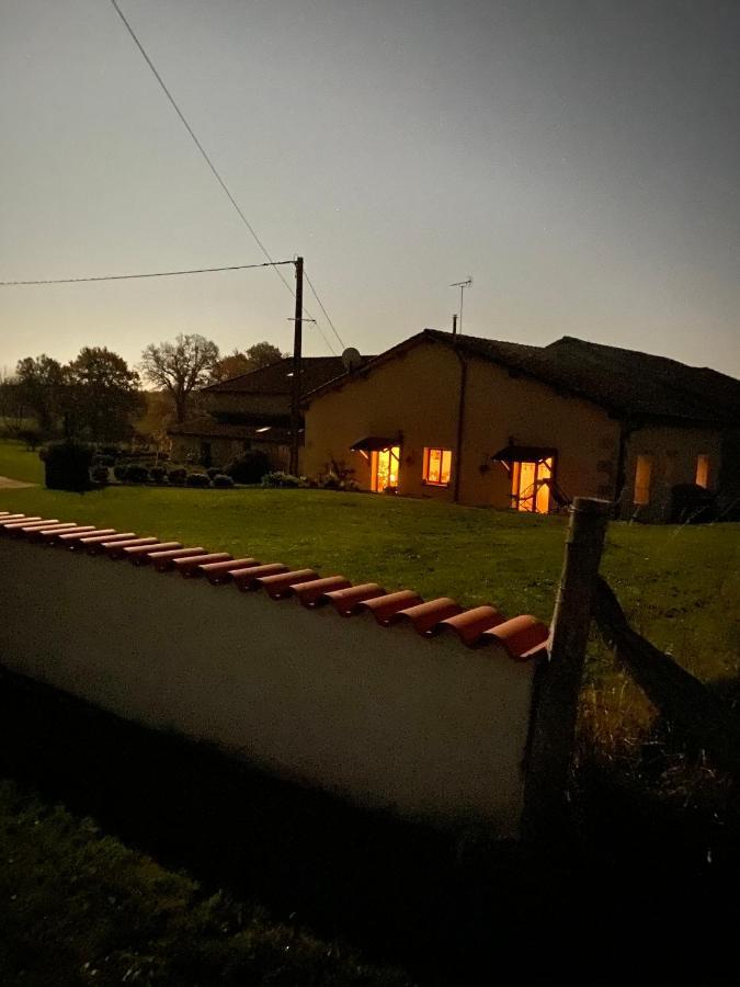 Gite Charbonnaud Laprade  Екстер'єр фото